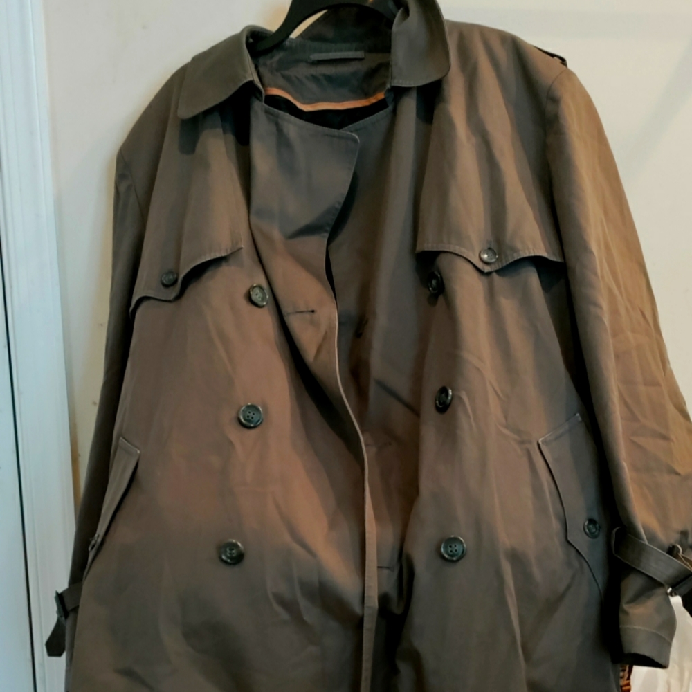 London Fog: Trench Coat